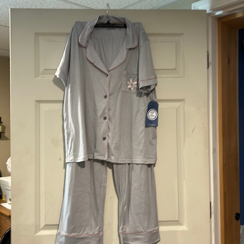 NWT Life Is Good short sleeve pj set - size XL